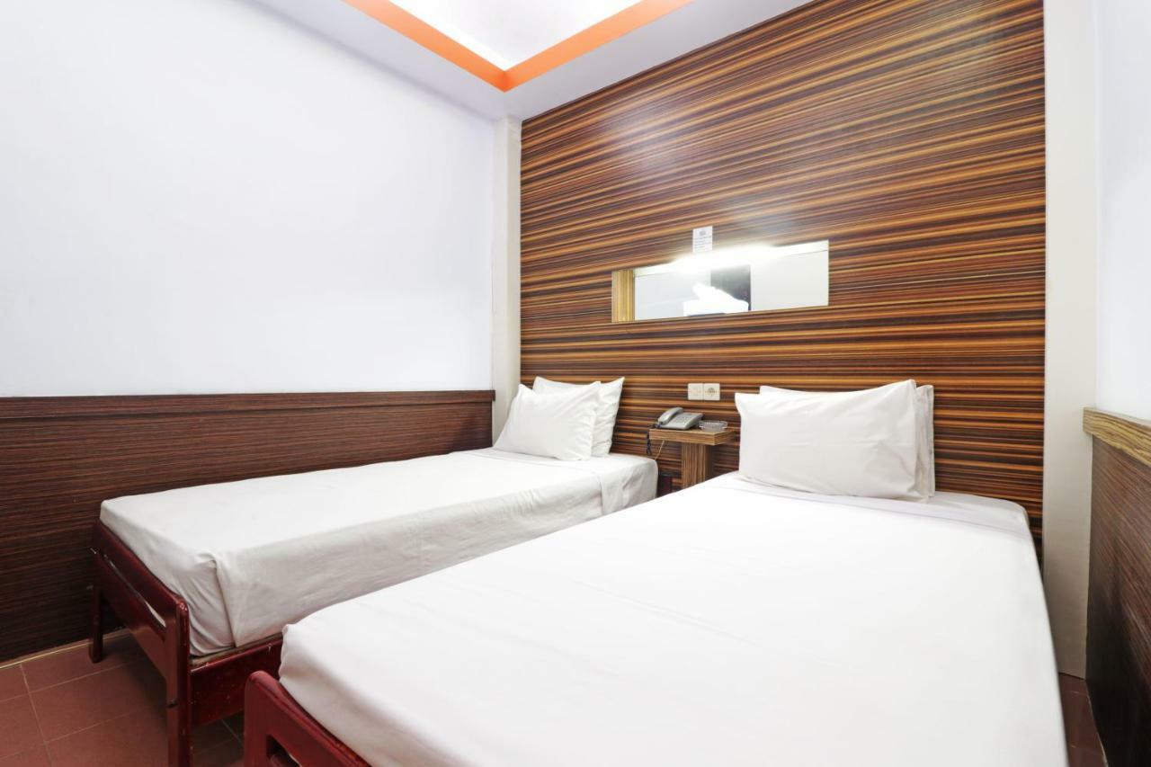 Mutiara Sari Hotel Makassar Exterior photo